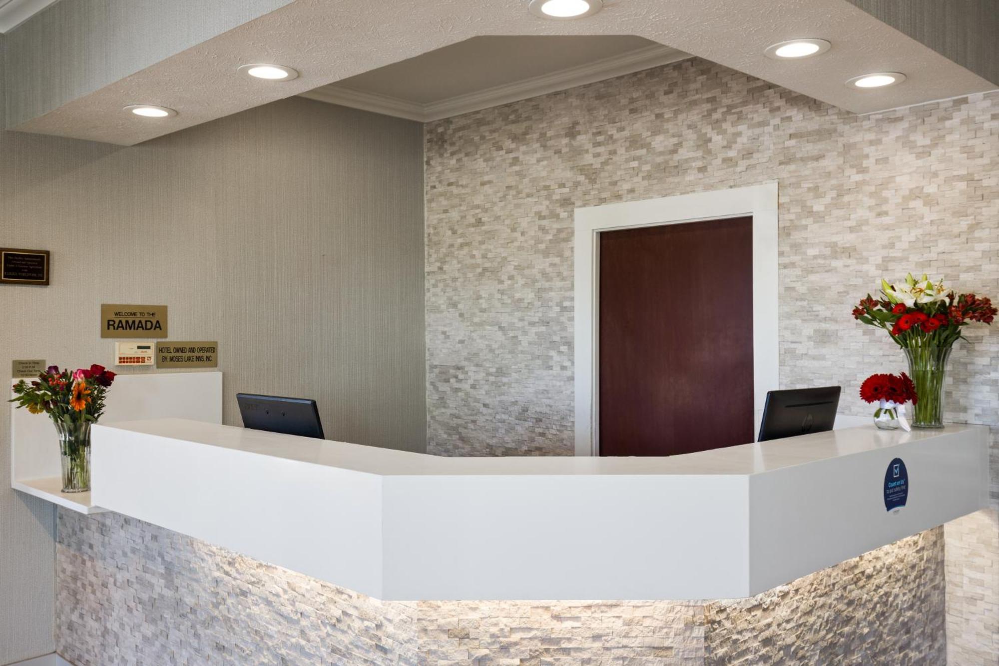 Ramada By Wyndham Moses Lake Exterior foto